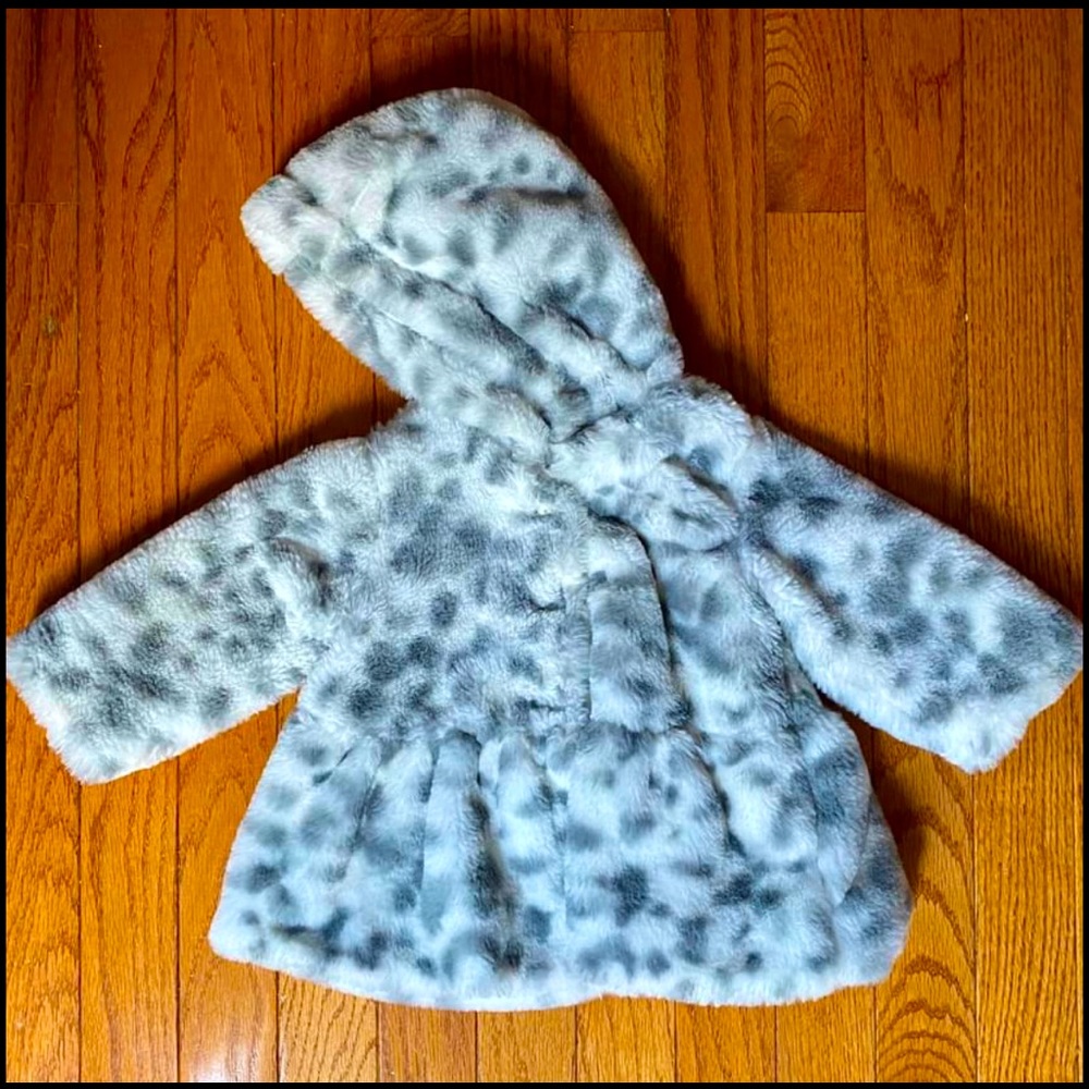 Baby Girls’ First Impressions Snow Leopard Hooded Faux Fur Coat, Like New!